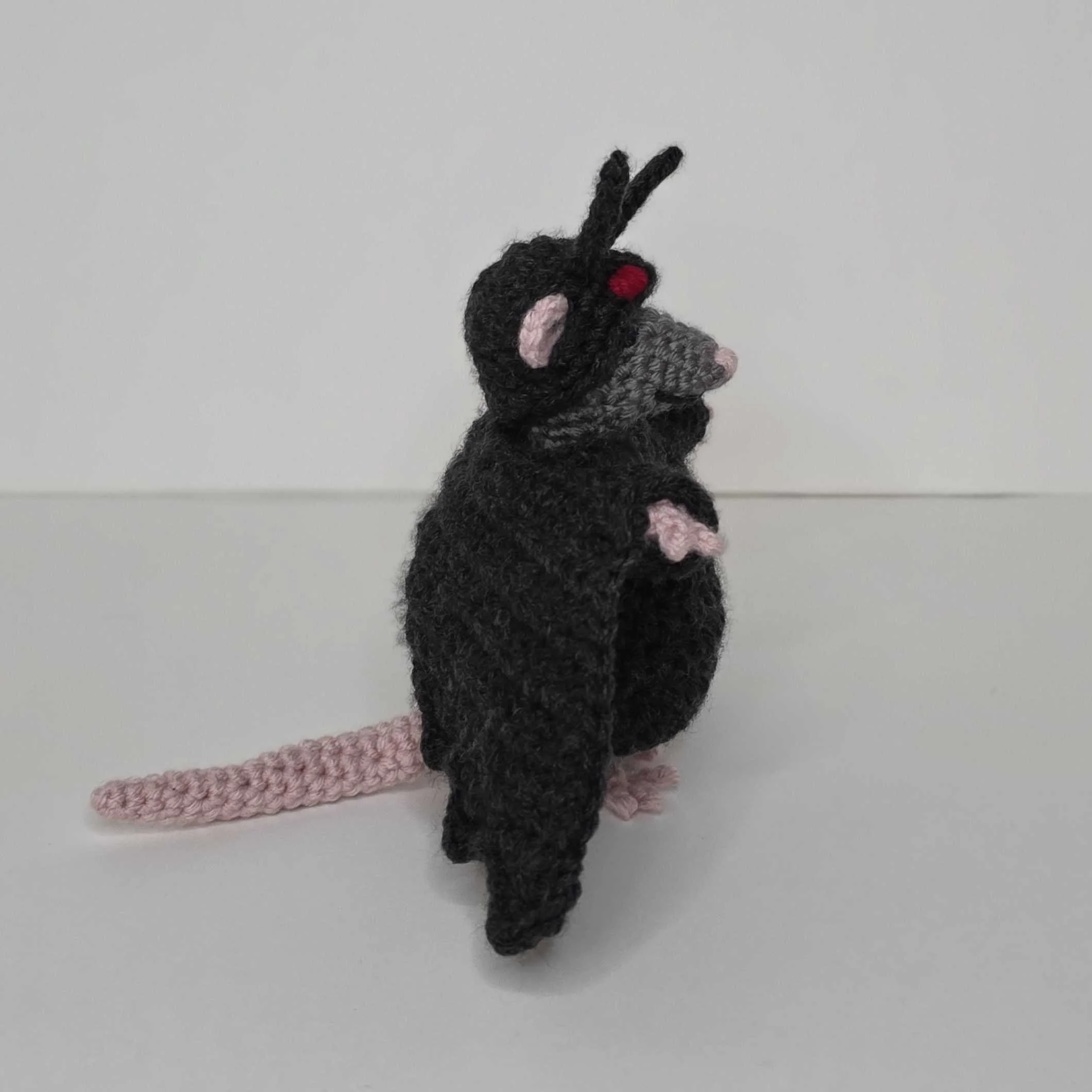 Zombie Rat and Saddle for Rat Jockey, MINI ACCESSORY — Nichet Crochet